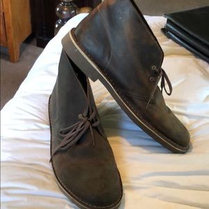 Clark men’s boot size 15. Excellent shoe.Brand new